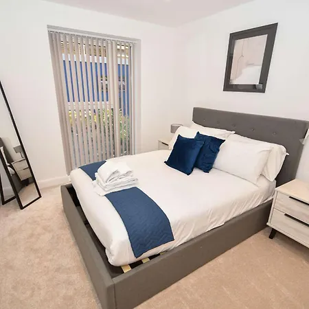 Your Away From In Ls9 Appartement *